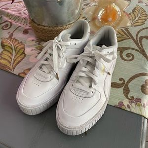 Puma high top sneakers W9